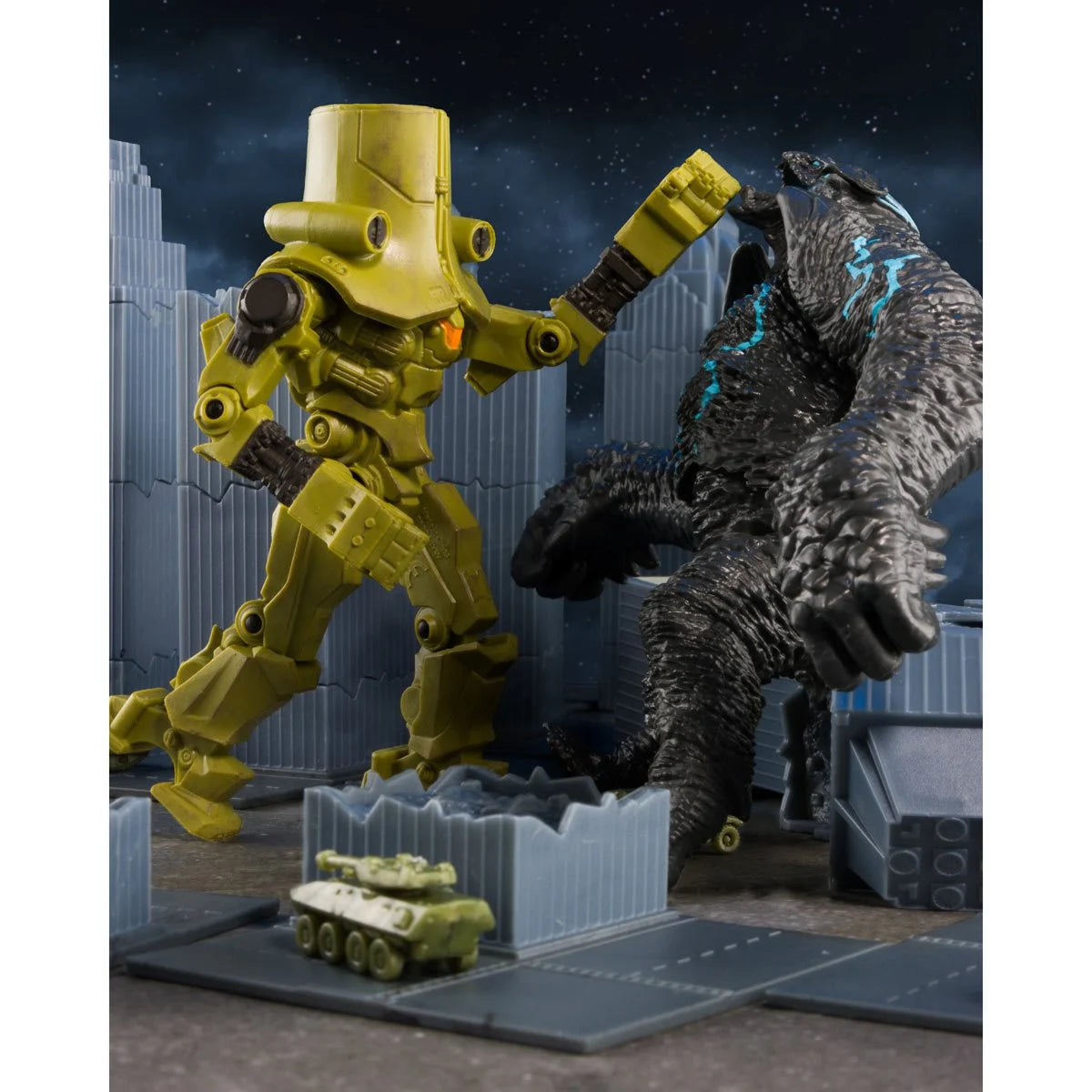 Pacific Rim Jaeger Wave 1 Cherno Alpha 4-Inch Scale Action Figure with Comic Book