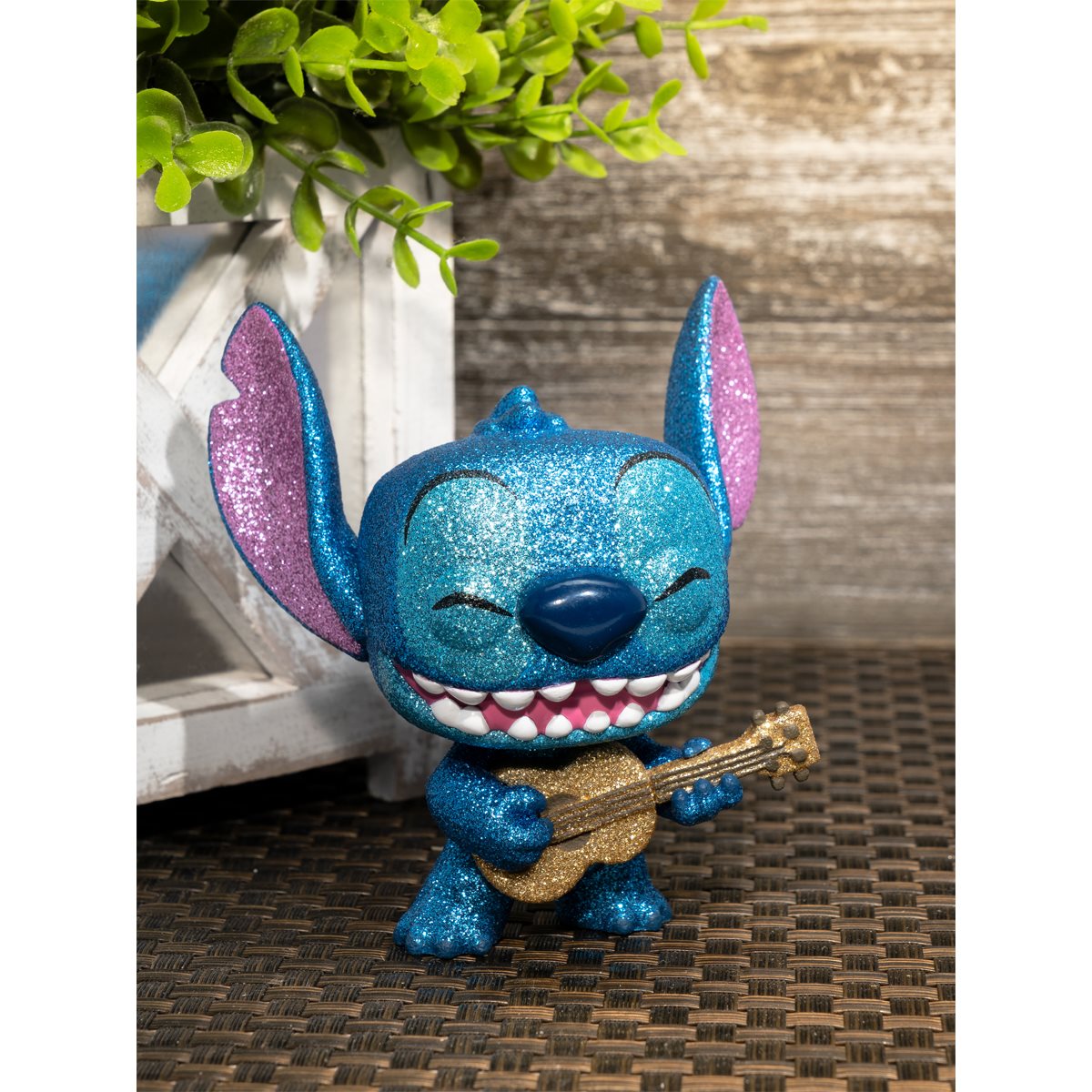 Lilo & Stitch Stitch with Ukulele Diamond Glitter Funko Pop! Vinyl Figure - Entertainment Earth Exclusive