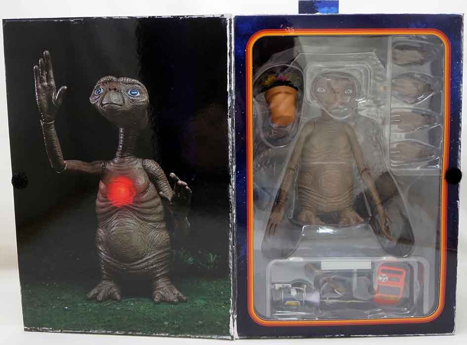 NECA - E.T. Ultimates 5 Inch Action Figure - E.T. Light Up Deluxe