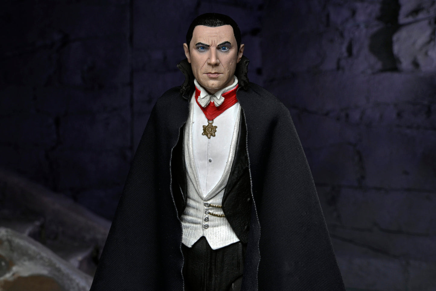 Universal Monsters 7″ Scale Action Figure – Ultimate Dracula-Transylvania
