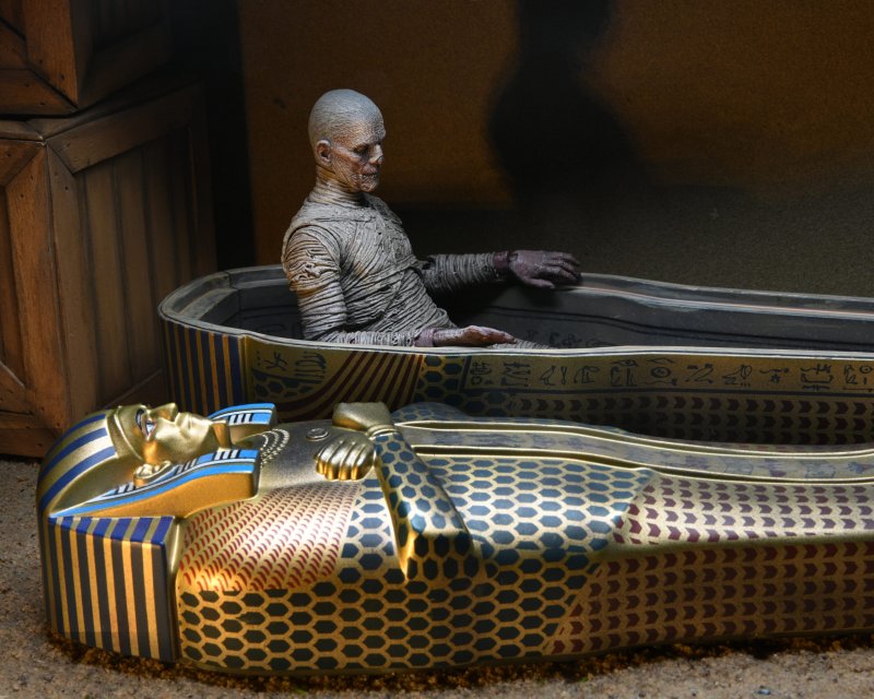 NECA Universal Monsters Accessory Pack – The Mummy