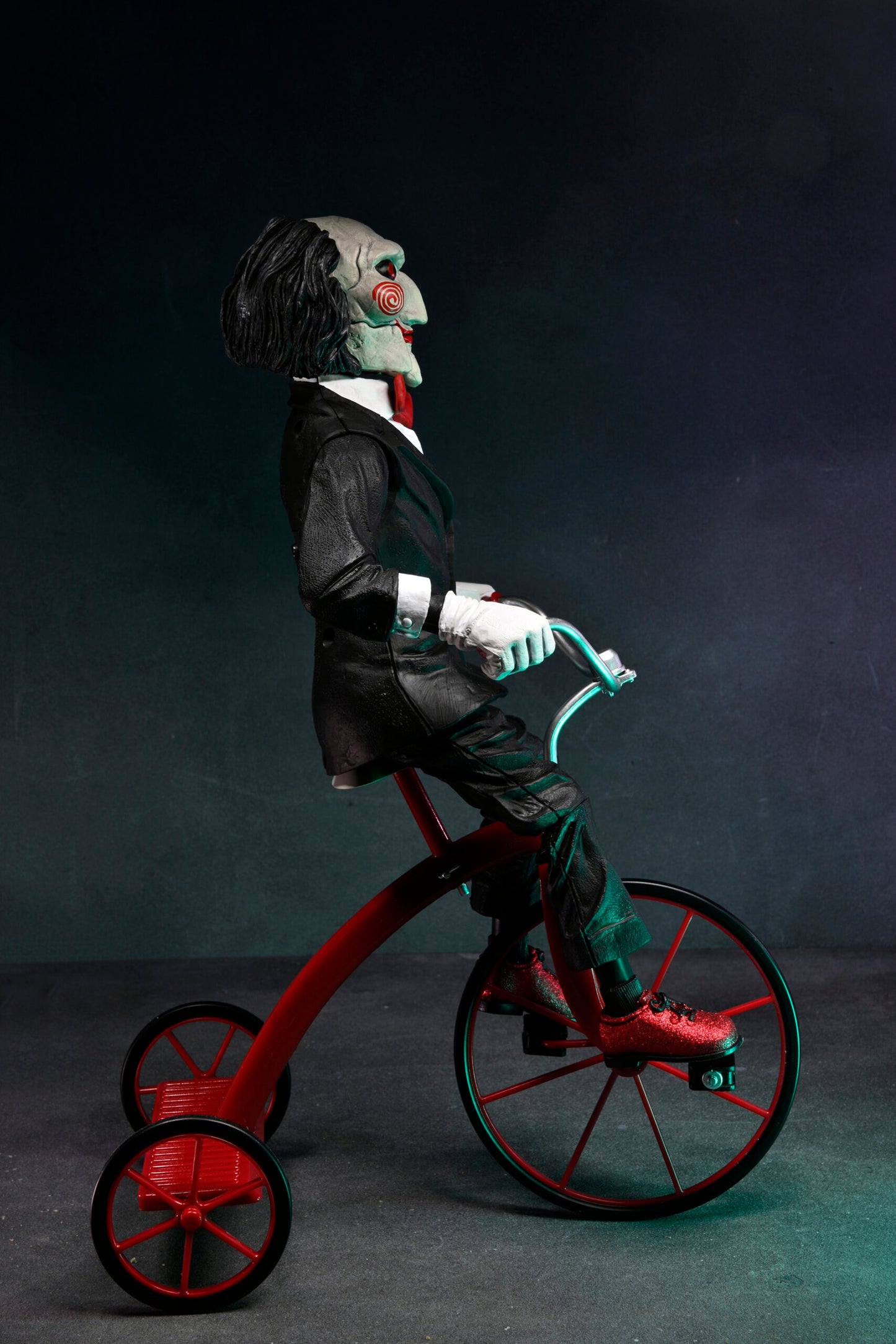 NECA - SAW Billy The Puppet with Tricycle 12 inches.