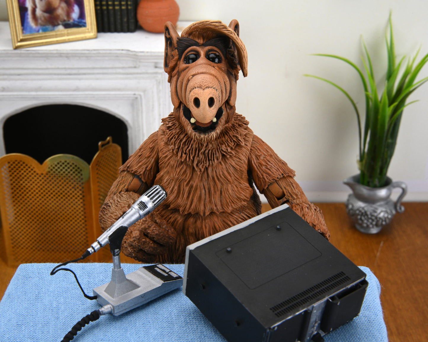 NECA - Alf 7″ Scale Action Figure – Ultimate Alf
