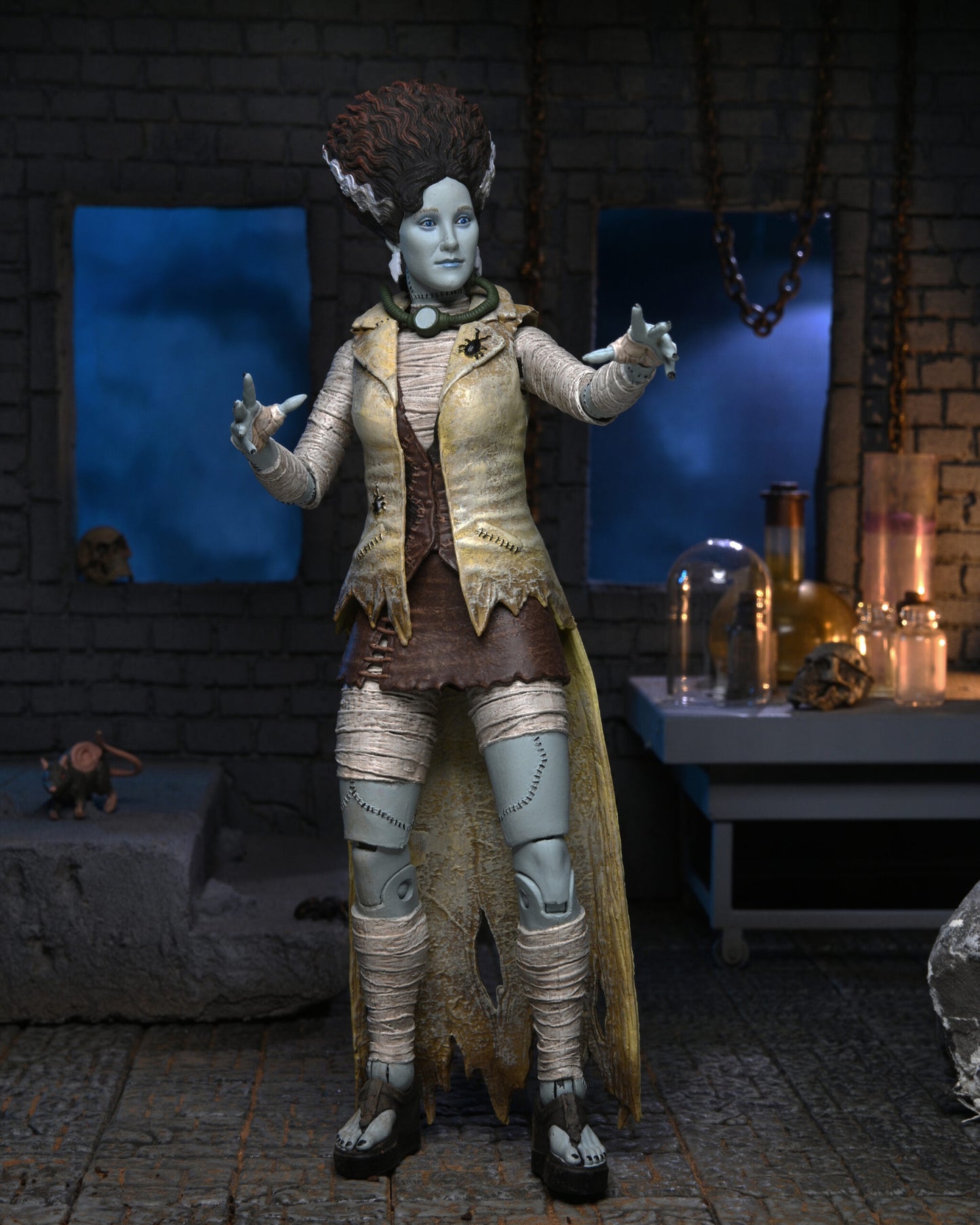 Universal Monsters x Teenage Mutant Ninja Turtles 7” Scale Action Figure – Ultimate April as The Bride