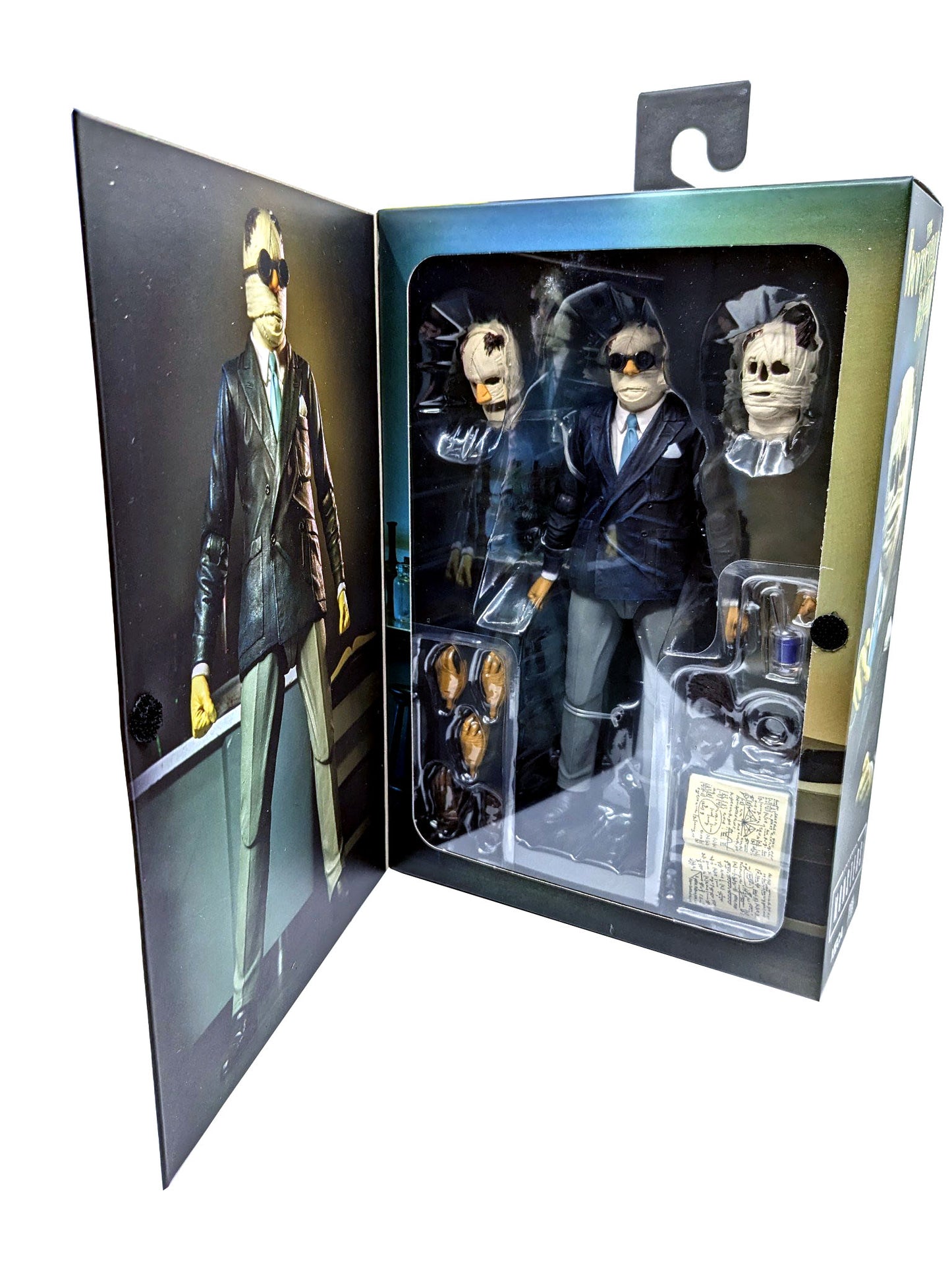 Universal Monsters 7″ Scale Action Figure – Ultimate Invisible Man
