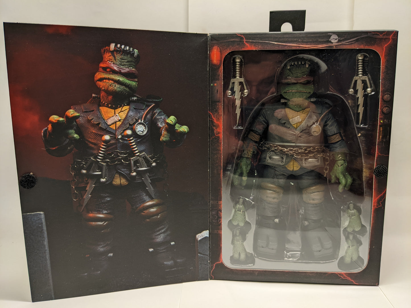NECA - Universal Monsters x - Teenage Mutant Ninja Turtles - Ultimate Raphael as Frankenstein's Monster 7-Inch Scale Action Figure