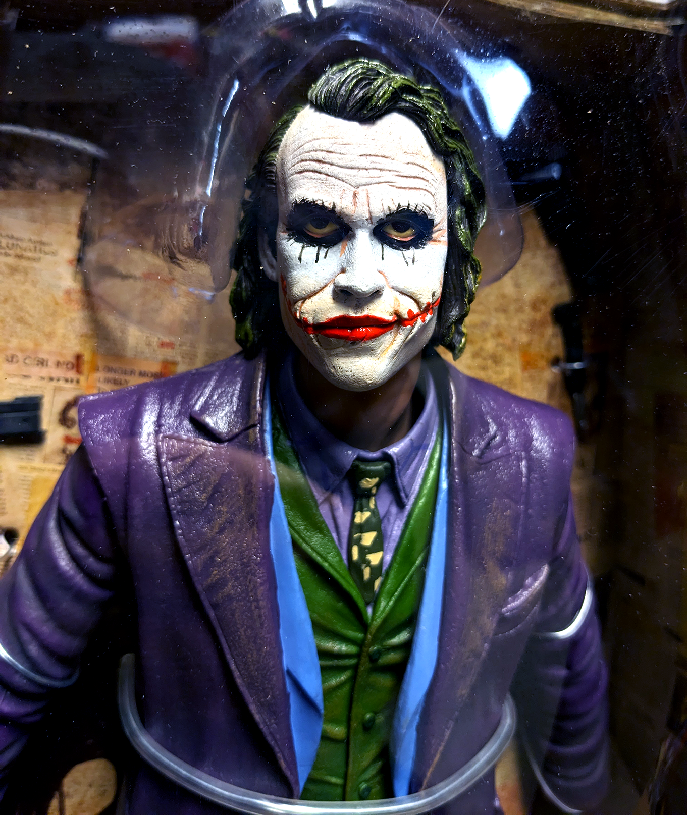 NECA - The Dark Knight  - Heath Ledger's The Joker 18" inches