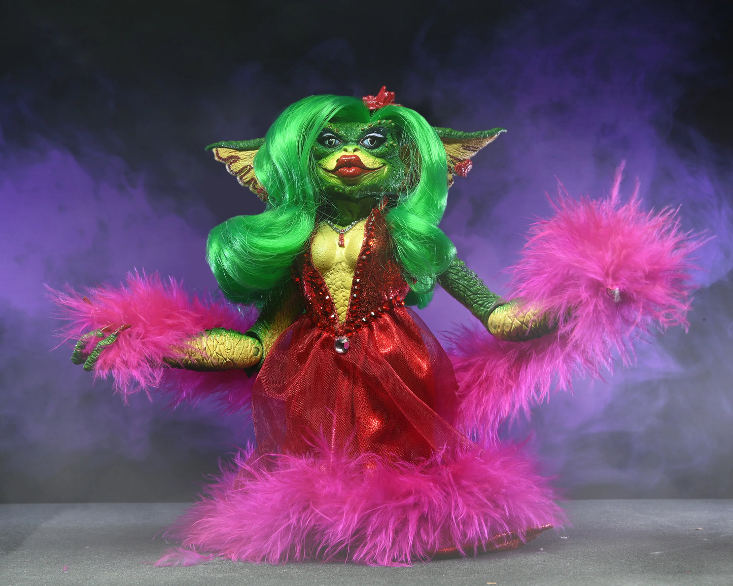 NECA - Gremlins 2 - Ultimate Showgirl Greta 7” Scale Action Figure (2023 Con Exclusive)