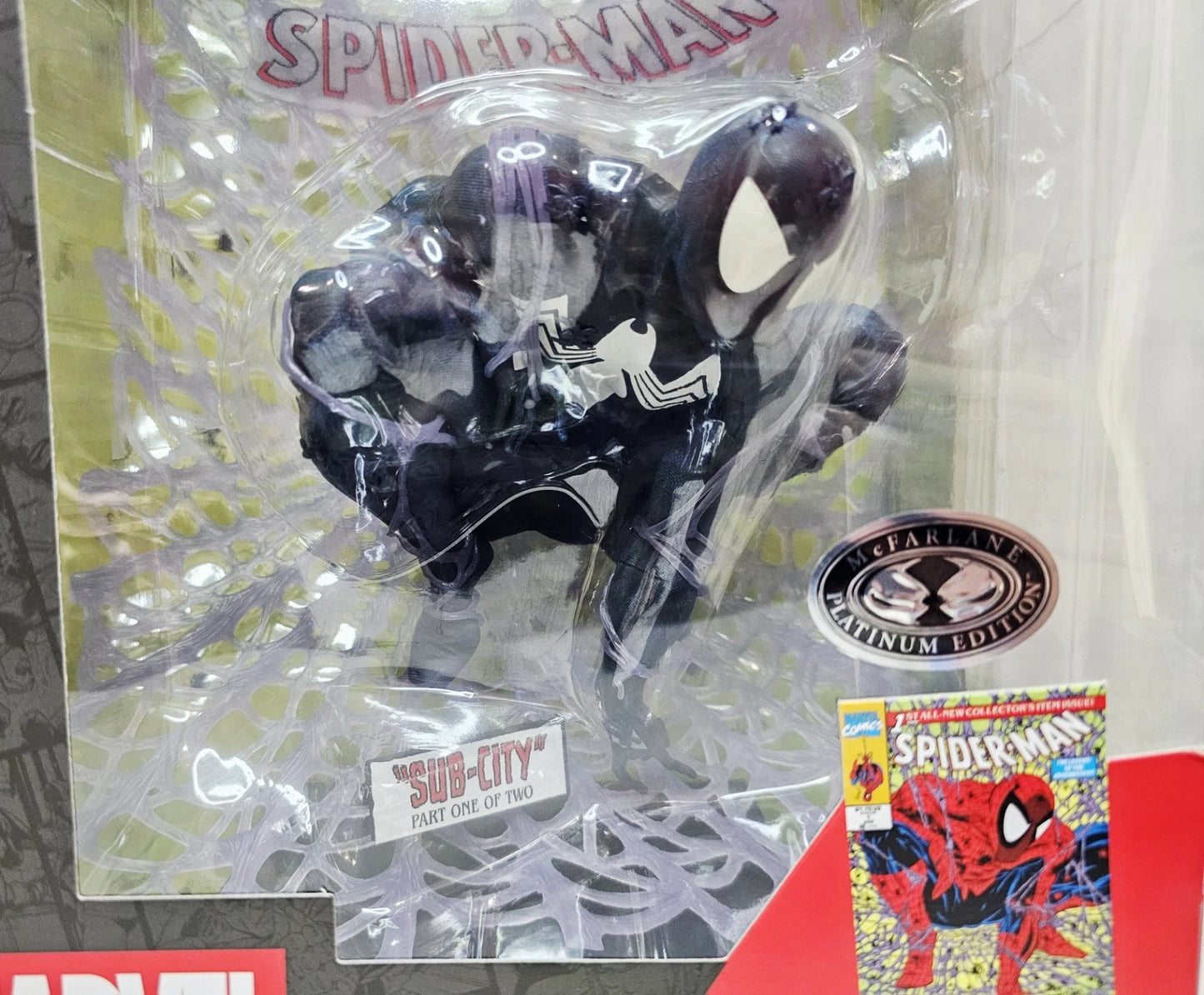 McFarlane Toys Marvel Collection - Spider-Man (Issue 1, Cover Artwork) Platinum -  1:6th Scale Figure