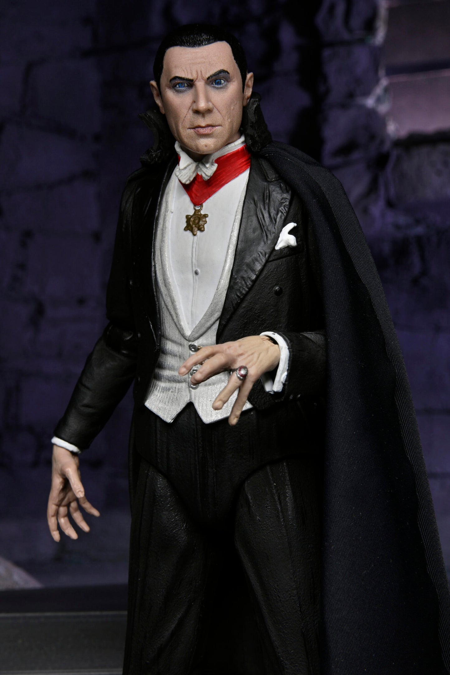 Universal Monsters 7″ Scale Action Figure – Ultimate Dracula-Transylvania