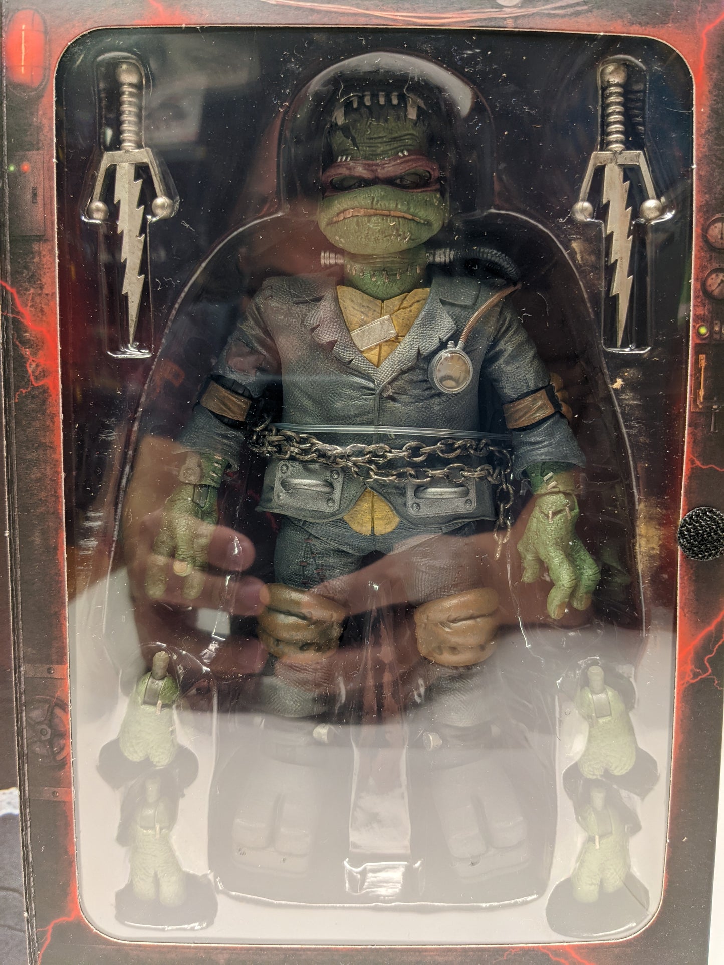 NECA - Universal Monsters x - Teenage Mutant Ninja Turtles - Ultimate Raphael as Frankenstein's Monster 7-Inch Scale Action Figure